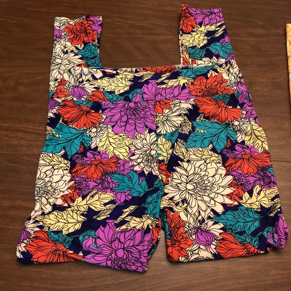 LuLaRoe Butter Leggings Floral Tall & Curvy